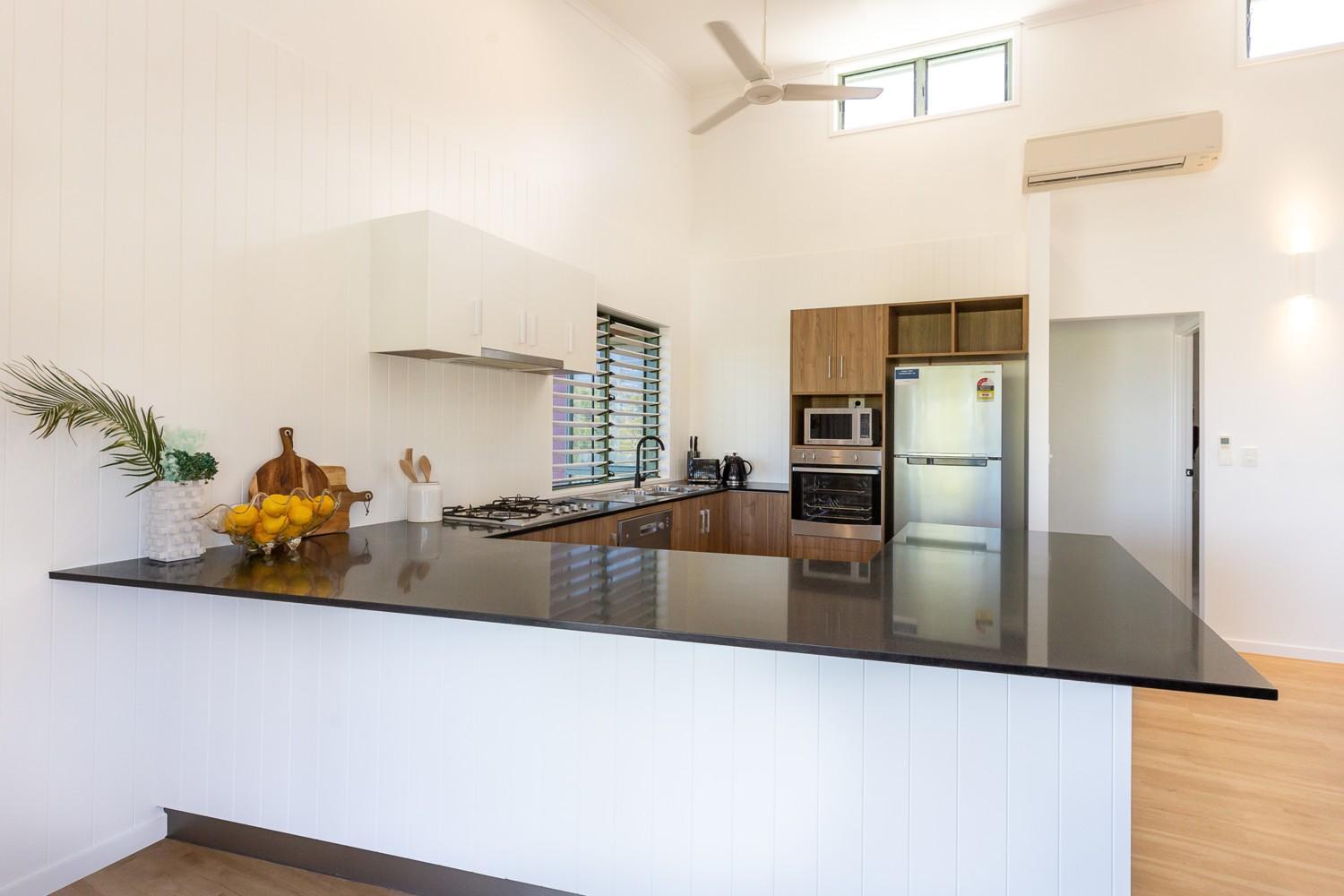 Casuarina Cove Apartments Hamilton Island Buitenkant foto