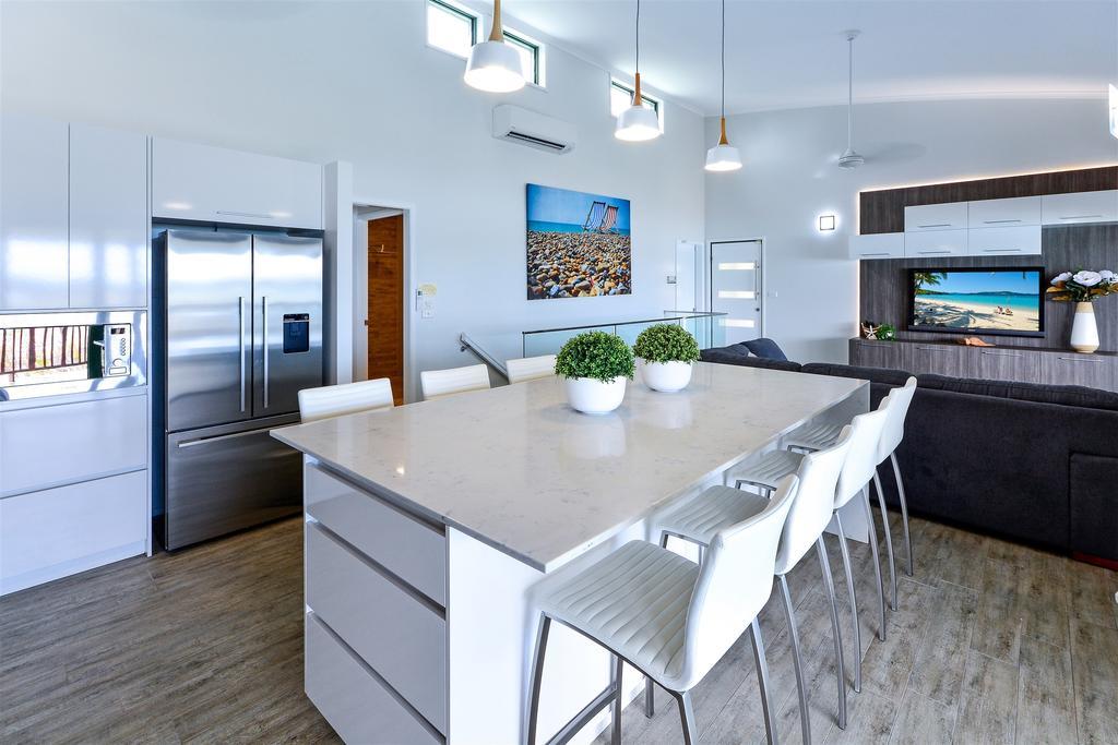 Casuarina Cove Apartments Hamilton Island Buitenkant foto